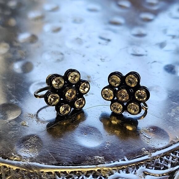 Vintage Flower Shaped Rhinestone Embellished Screw Back Earrings - Picture 2 of 9